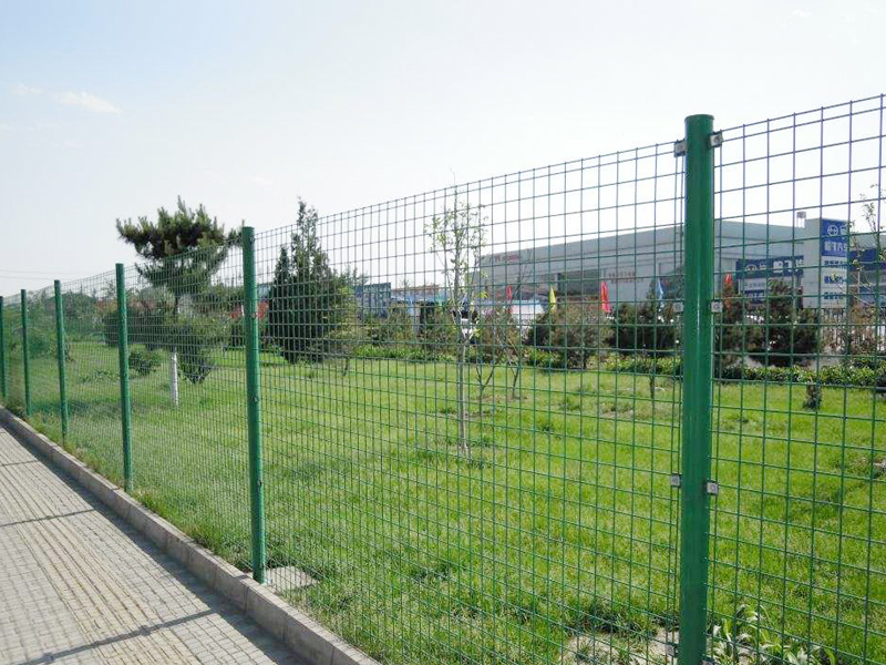 鐵絲圍欄網的安裝規范